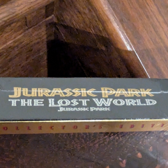 Jurassic Park Collector's Edition DVD Set - Picture 3 of 5